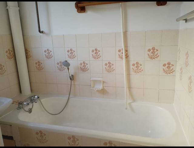 2.5 BEDROOM FLAT FOR SALE IN BLUFF
